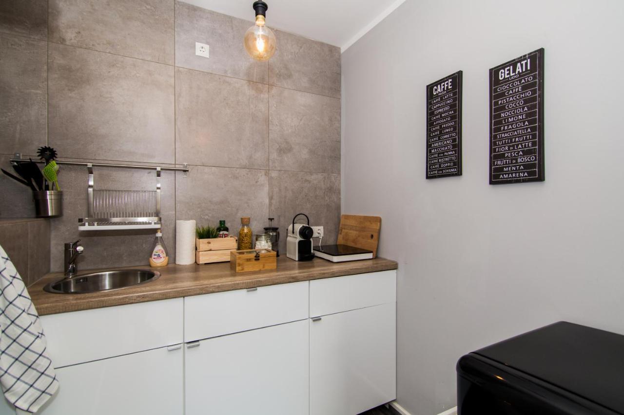 Apartments Kr Кьолн Екстериор снимка